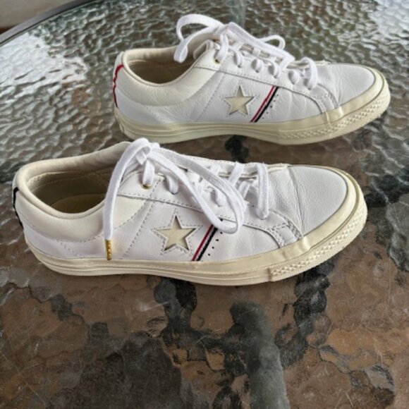 Converse All Star Leather Athletic Shoes - Unisex -Woman''s 7, Men's 5 - Picture 3 of 7